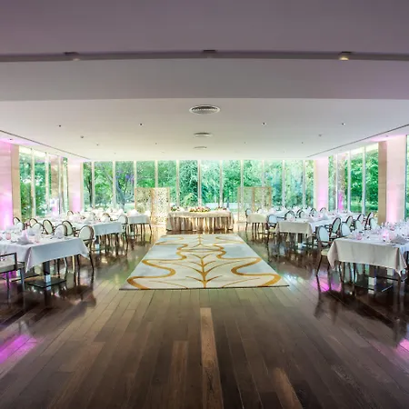Crowne Plaza By Ihg