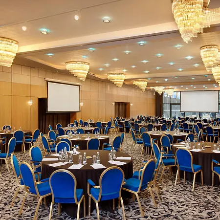 Crowne Plaza By Ihg