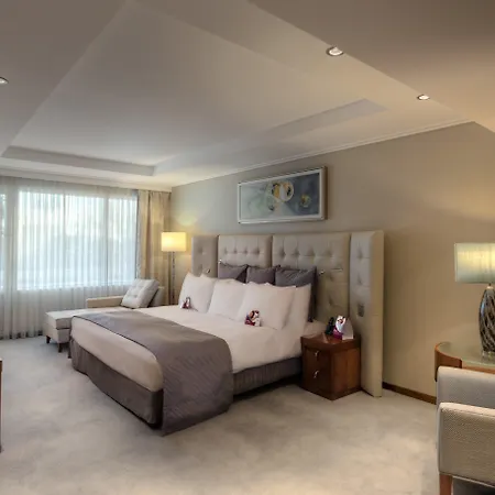 Crowne Plaza By Ihg Hotel